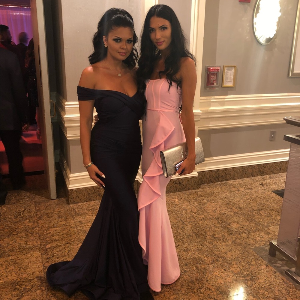 Dress - Picture 2 of 3